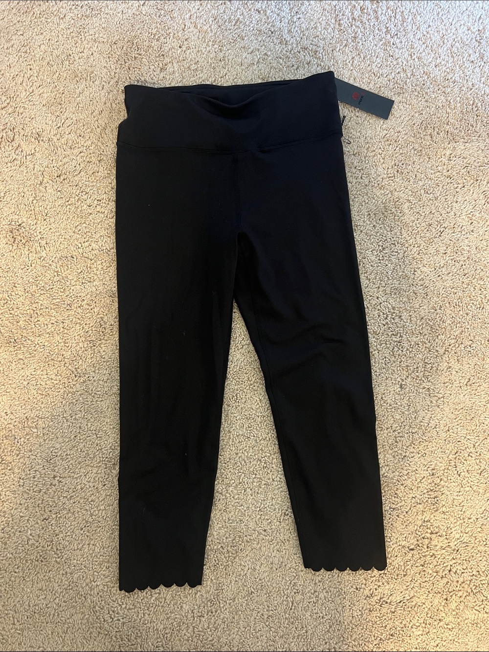 Mono B Black High-Rise Capri Leggings with Scallop Hem